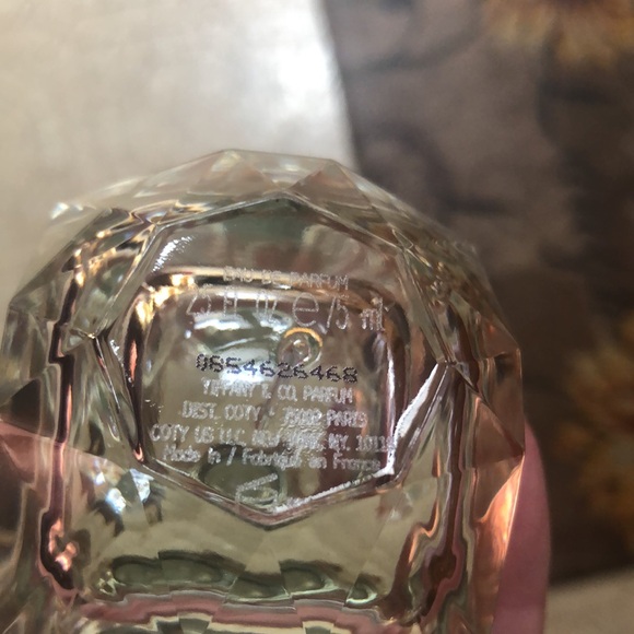 New Tiffany & Co. Eau De Parfum 2.5 Fl. Oz. Natural Spray Vaporisateur - Picture 15 of 17